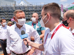 „Szanuję KAŻDEGO”. Polski prezydent podziękował wioślarkom za środowy sukces