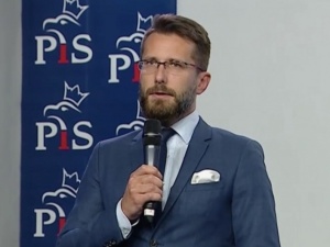 „Nie będę świnią, nie pokażę SMS-ów”. Zaskakujące słowa posła PiS