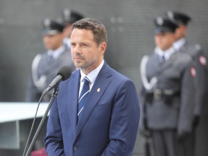 Nie ma się co zastanawiać, co było miesiąc temu.... Trzaskowski skomentował spór z Tuskiem