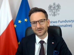Tylko się nie cofnijmy.... Część opozycji chce podwyżek? Wiceminister cytuje SMSa