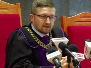 Sąd w Olsztynie: Zawieszenie Pawła Juszczyszyna nielegalne. Sędzia wygrał pozew o ochronę dóbr osobistych