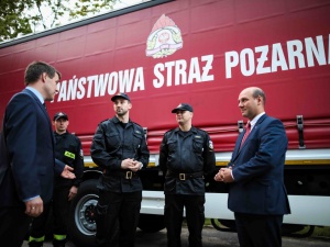 Polska jest krajem solidarności Polacy pomagają Niemcom w usuwaniu skutków katastrofalnej powodzi