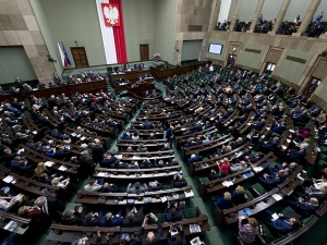 Hołownia dogania Platformę. PSL poza Sejmem [SONDAŻ]