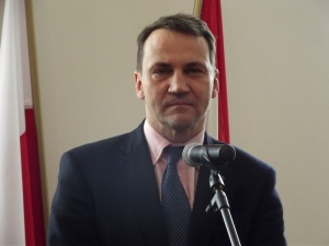 Sikorski ws. wywiadu Weissa: Polski rząd powinien wystawić weksel i niech Izrael ściągnie sobie bezpośrednio w Berlinie