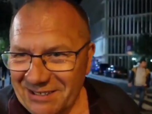 [VIDEO] Szokujące. Dostał strzała. Dostał kopa. Spotkał się z latarnią. Radość z ataku na Sośnierza