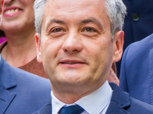 Wulgaryzmy i drwiny na kontach polityków. ***** ***, Konfederację i Kukiza