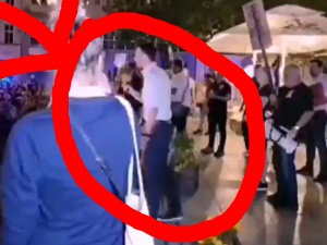 [video] Szokujące. Tak poseł PO Adam Szłapka zachęcał demonstrujących do wulgarnych okrzyków