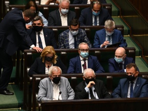 Koalicja Obywatelska dogoniła Prawo i Sprawiedliwość? Zaskakujący sondaż pracowni Kantar