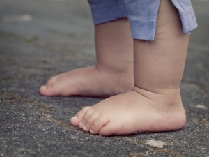 Matka tłumaczy dlaczego zostawiła dwuletnie dziecko w oknie życia. Co na to sąd?