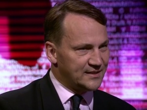 Sikorski prowokuje ministra: Jest pan gadającą małpą (...) tak jak Kaczyński, tudzież Rydzyk z Jędraszewskim