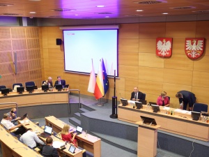 Co dalej z atakowanymi uchwałami prorodzinnymi samorządów? Jest decyzja małopolskich radnych