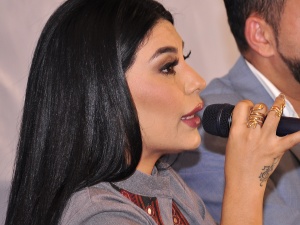 Afganistan: Największa kobieca gwiazda muzyki pop uciekła z kraju. Pisze o niedowierzaniu i szoku