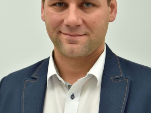 Wiceszef MSZ o słowach Sterczewskiego: Oni chcieliby rządzić nie hipsterską kafejką, ale Polską...