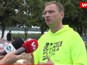 Słowa Nitrasa o „opiłowaniu katolików” wywołały burzę w sieci. Teraz się tłumaczy
