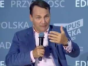 Sikorski i Applebaum opowiadają żarty o Donaldzie Trumpie. Internauci: „Ręce i nogi opadają” [WIDEO]