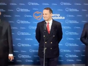 [video] Nie ma powodu rozmawiać z juhasem. Posłowie PO wykpili dziennikarza TVP na konferencji prasowej
