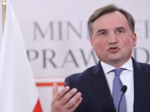 TVN24 przerywa konferencję Zbigniewa Ziobry, by sprostować jego słowa