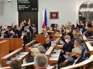 Senat odrzucił nowelizację ustawy medialnej. Jeden senator PiS zagłosował z opozycją