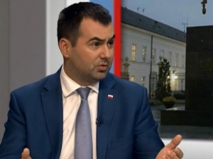 Rzecznik Andrzeja Dudy przechodzi do Orlenu? Błażej Spychalski odpowiedział na doniesienia Onetu