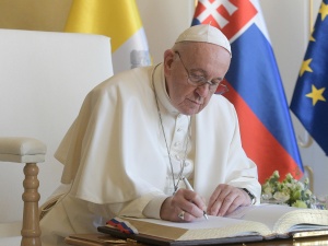 Papież Franciszek: Kościół nie jest fortecą, potentatem, zamkiem położonym wysoko