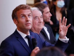 Francja: Ruszył proces byłego doradcy prezydenta Macrona oskarżonego o przemoc wobec protestujących