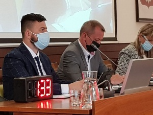 P.Jarasz: Zabrzańskie „lub czasopisma”. Nikt z radnych nie wiedział, kto i dlaczego usunął z ich dokumentu zapis o apolityczności rad dzielnic