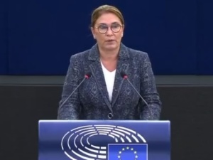 [VIDEO] Mazurek w PE: Demokrację w Polsce rujnuje opozycja, która nie może pogodzić się z przegranymi wyborami
