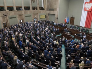Sejm wznowił obrady. Będzie rozpatrywany wniosek o wotum nieufności wobec jednego z ministrów