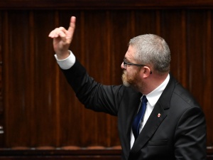 Skandaliczne słowa Brauna w Sejmie. Jest jednogłośna decyzja Prezydium Sejmu