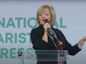 [video] Protestancka misjonarka zobaczyła Najświętszy Sakrament: Jezus stanął  przede mną we własnej Osobie