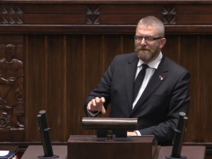 Kłopoty Grzegorza Brauna. Korekta jego oświadczeń majątkowych stoi w zupełnej sprzeczności z przepisami