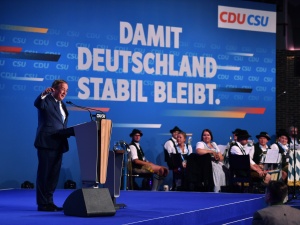Niemcy: W niedzielę wybory do Bundestagu. Chadecja goni SPD