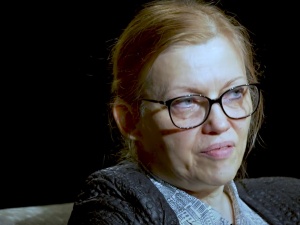Pisarka Sylwia Frołow daje odpór: Polskie chłopstwo uprawiało seks z bydłem. Do dzisiaj w polskich stajniach...