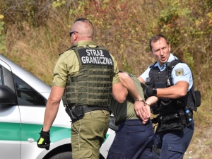 Tym mendom należy się splunięcie w twarz. Adwokat Piotr B. z zarzutami za hejtowanie funkcjonariuszy SG