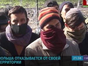 Tak białoruski program informacyjny przedstawia sytuację na granicy. Trudno odróżnić od polskich wiodących stacji [VIDEO]