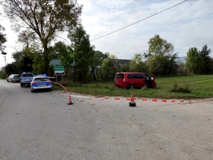 Obywatel Gruzji nie zatrzymał się do kontroli i potrącił funkcjonariusza. Przewoził nielegalnych imigrantów 