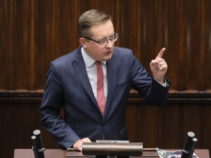 Granicy trzeba bronić z dwóch stron. Przed Łukaszenką i przed waszym pajacowaniem. Winnicki w Sejmie [VIDEO]