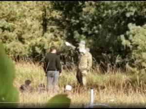 [video] Tak białoruscy pogranicznicy instruują migrantów jak przekroczyć nielegalnie granicę. SG publikuje nagranie