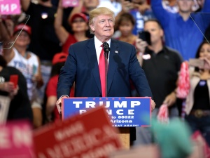 „Wielkie zagrożenie dla demokratycznej debaty”. Trump zwrócił się do sąd o nakaz odblokowania jego konta na Twitterze