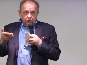 No proszę. Sadurski pisał o „zbrodniarzach w mundurach Straży Granicznej”. Teraz przeprasza