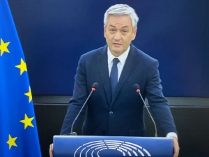 [video] Polski rząd stał się pożytecznym idiotą Łukaszenki. Tak Biedroń przedstawia sprawę Polski przed PE