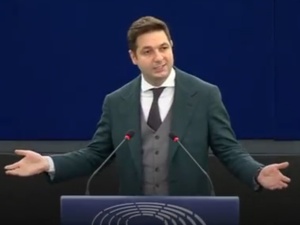 Patryk Jaki w PE: Przystawiacie pistolet sędziom do głów. Europoseł nie przebierał w słowach