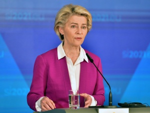 Von der Leyen zabrała głos ws. orzeczenia polskiego TK. „Jestem głęboko zaniepokojona”