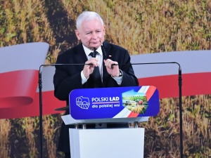 Szef PiS: Trzeba by rolnicy łączyli się w większe grupy, wtedy ceny nawozów mogą być niższe