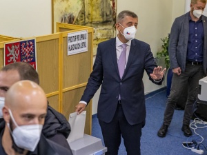 Czechy: Podliczono głosy z połowy komisji wyborczych. Na czele partia Babisza