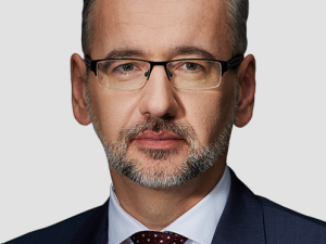 Min. Niedzielski do przewodniczącego KEP: Proszę przypomnieć wiernym o zasłanianiu nosa i ust
