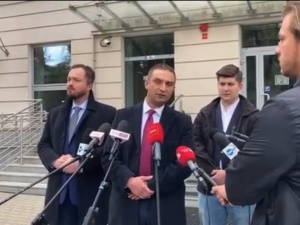 [VIDEO] TVN powinna zostać zlikwidowana, bo jest szkodnikiem. Spięcie Bąkiewicza z dziennikarką TVN