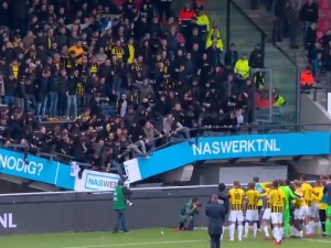 [video] Koszmarne sceny w Holandii. Podczas meczu zawaliła się trybuna