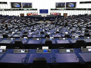 Parlament Europejski przegłosował rezolucję ws. wyroku TK. Zobacz jak zagłosowali polscy europosłowie