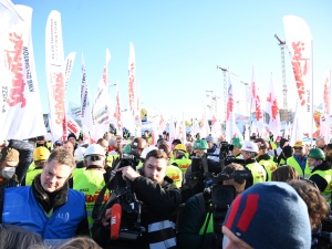 Trwa manifestacja „Solidarności” w Luksemburgu. Są pierwsze nagrania [WIDEO]